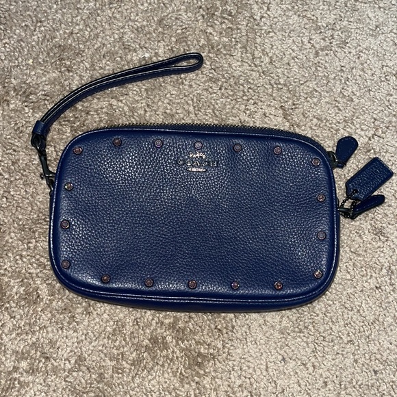 Coach Wristlet/Crossbody - Picture 3 of 5